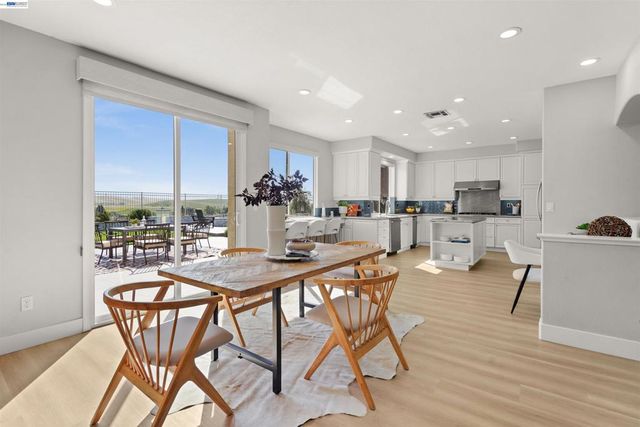912 Bentley Oak Ct, San Ramon, CA 94582