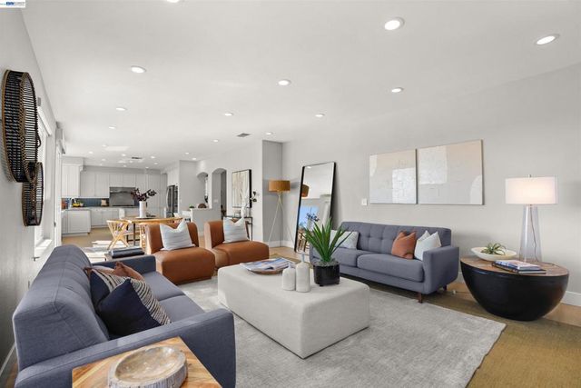912 Bentley Oak Ct, San Ramon, CA 94582