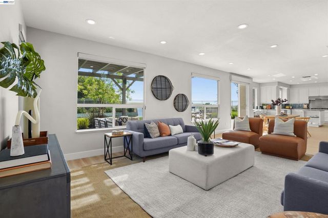 912 Bentley Oak Ct, San Ramon, CA 94582