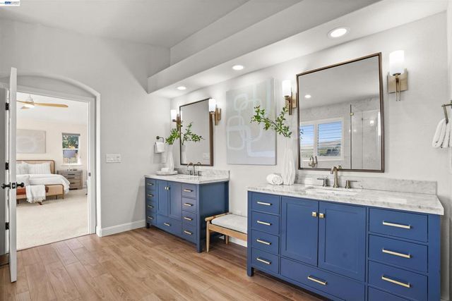 912 Bentley Oak Ct, San Ramon, CA 94582