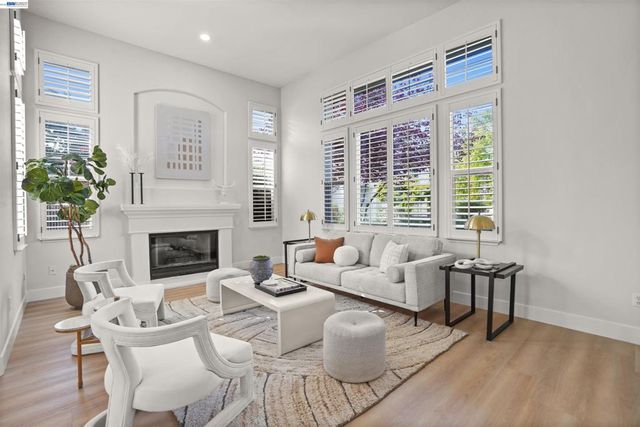 912 Bentley Oak Ct, San Ramon, CA 94582