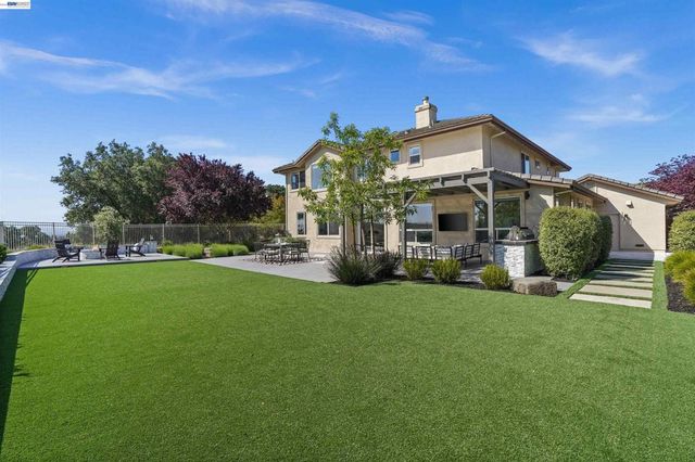 912 Bentley Oak Ct, San Ramon, CA 94582