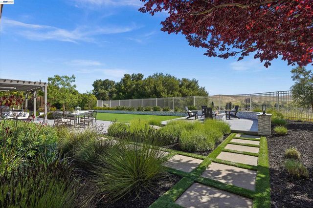 912 Bentley Oak Ct, San Ramon, CA 94582