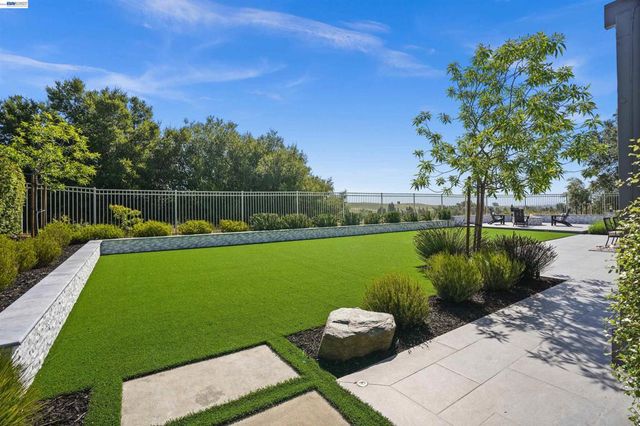 912 Bentley Oak Ct, San Ramon, CA 94582