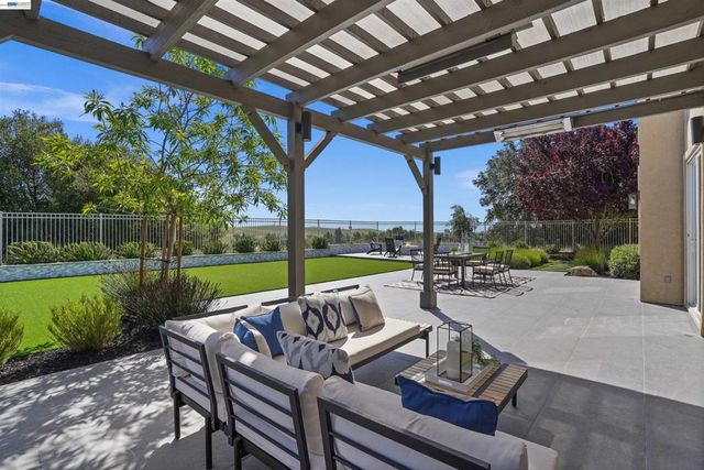 912 Bentley Oak Ct, San Ramon, CA 94582