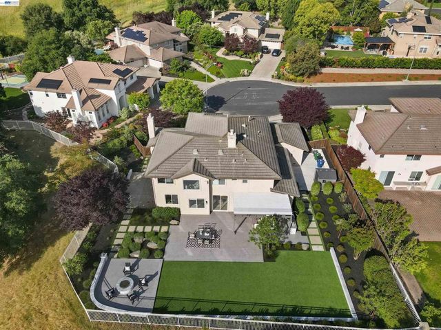 912 Bentley Oak Ct, San Ramon, CA 94582