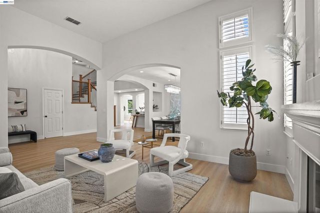 912 Bentley Oak Ct, San Ramon, CA 94582