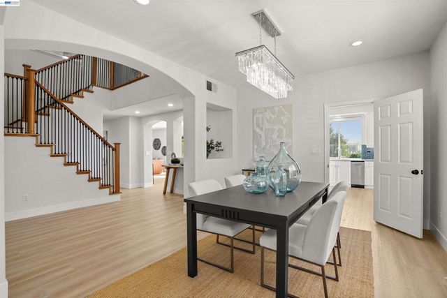 912 Bentley Oak Ct, San Ramon, CA 94582