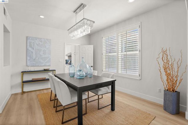 912 Bentley Oak Ct, San Ramon, CA 94582