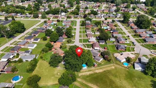 4100 Spyglass Ct, Louisville, KY 40229