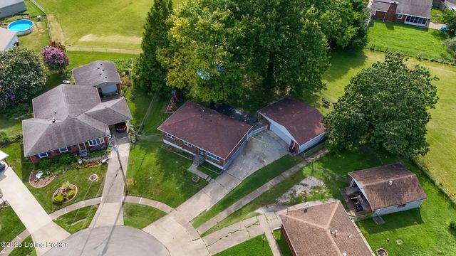 4100 Spyglass Ct, Louisville, KY 40229