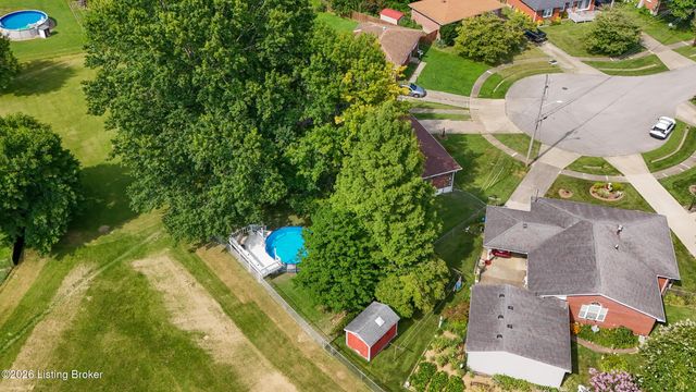 4100 Spyglass Ct, Louisville, KY 40229