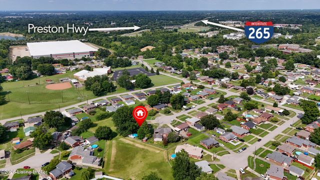 4100 Spyglass Ct, Louisville, KY 40229