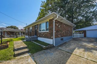 4100 Spyglass Ct, Louisville, KY 40229