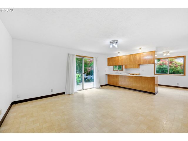 3003 Se 162ND Ave, Portland, OR 97236