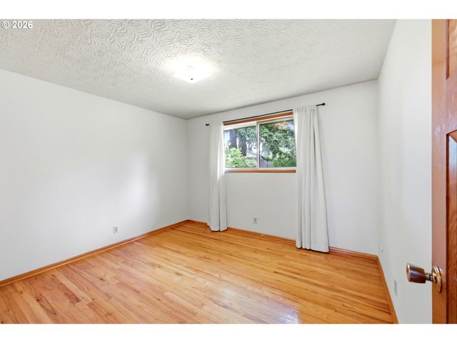 3003 Se 162ND Ave, Portland, OR 97236