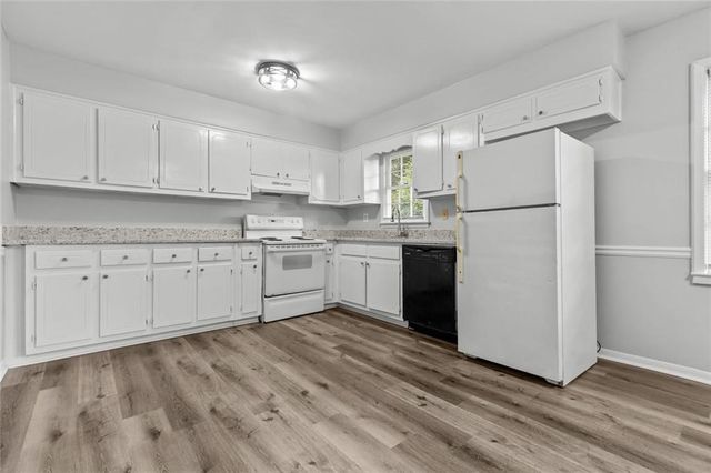 1834 Dogwood Court SW, Snellville, GA 30078