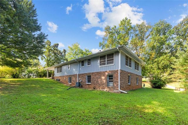 1834 Dogwood Court SW, Snellville, GA 30078