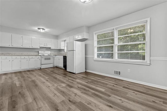 1834 Dogwood Court SW, Snellville, GA 30078