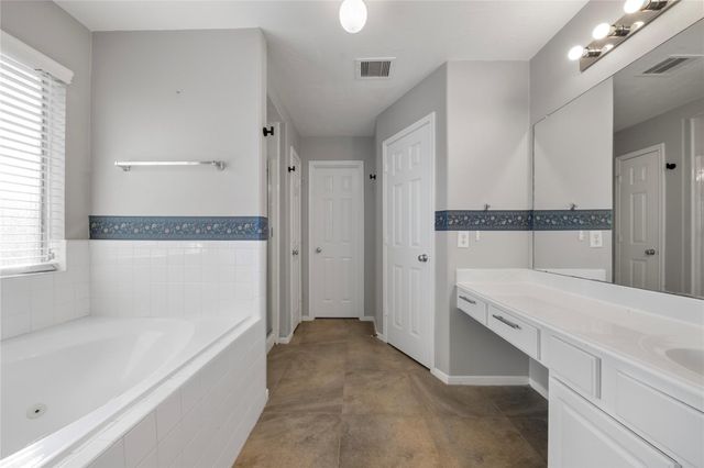 6354 Wilshire Ridge, Houston, TX 77040