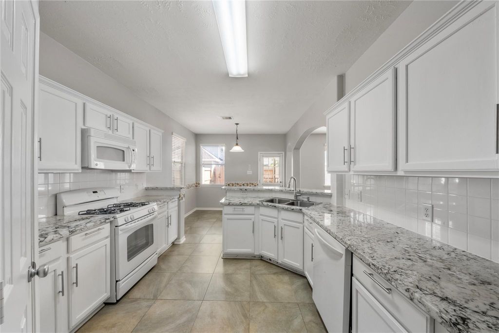 6354 Wilshire Ridge, Houston, TX 77040