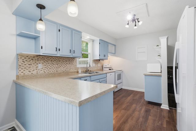 2508 W 60th Street, Davenport, IA 52806