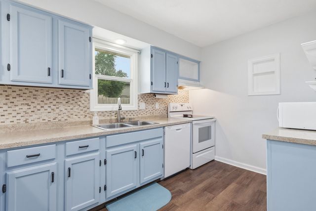 2508 W 60th Street, Davenport, IA 52806