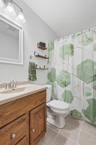2508 W 60th Street, Davenport, IA 52806