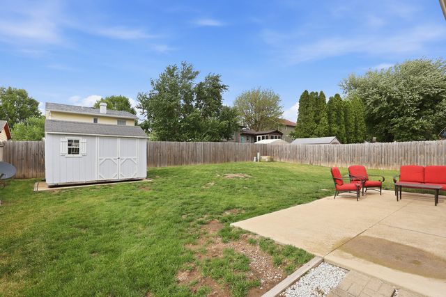 2508 W 60th Street, Davenport, IA 52806