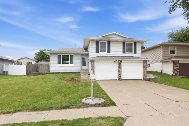 2508 W 60th Street, Davenport, IA 52806