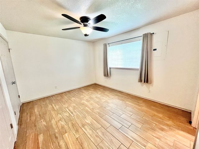 1105 Springdale Road, Bedford, TX 76021