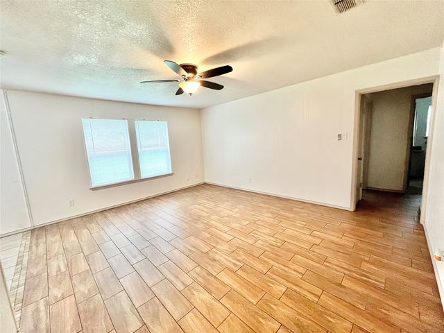 1105 Springdale Road, Bedford, TX 76021