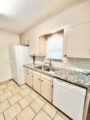 1105 Springdale Road, Bedford, TX 76021