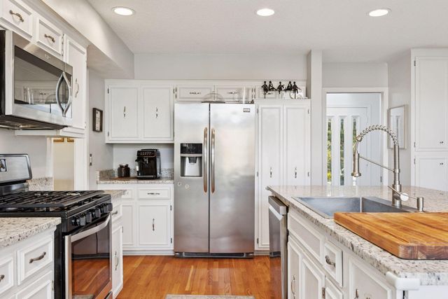 7011 Valley View Road, Edina, MN 55439