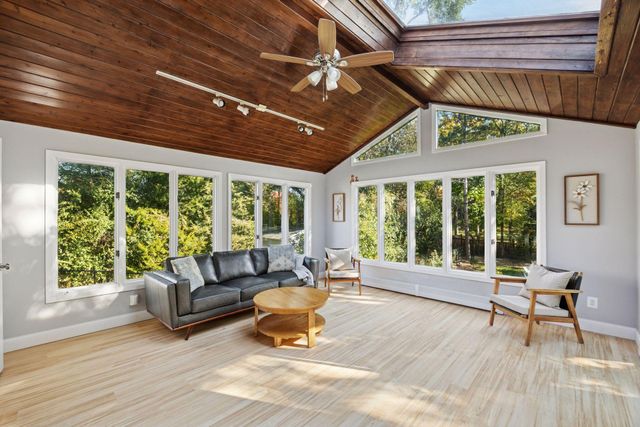 7011 Valley View Road, Edina, MN 55439