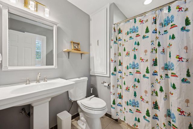 7011 Valley View Road, Edina, MN 55439