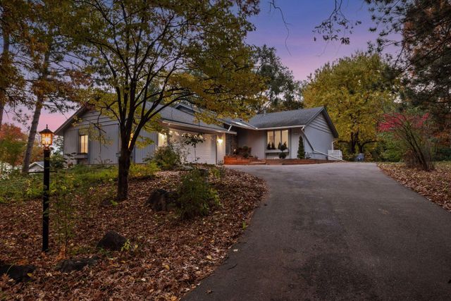 7011 Valley View Road, Edina, MN 55439