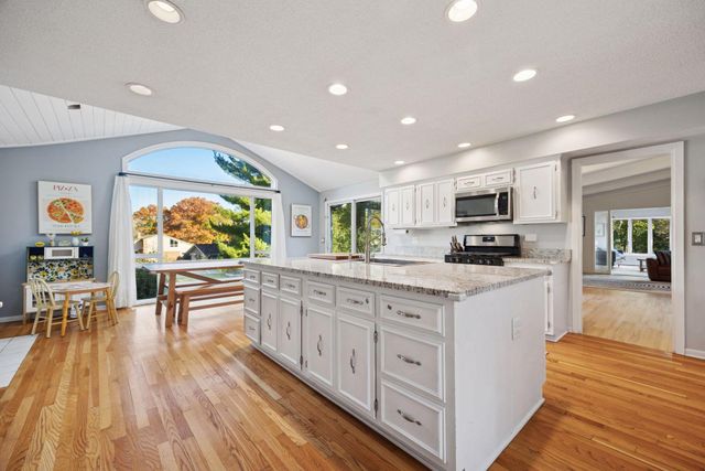 7011 Valley View Road, Edina, MN 55439