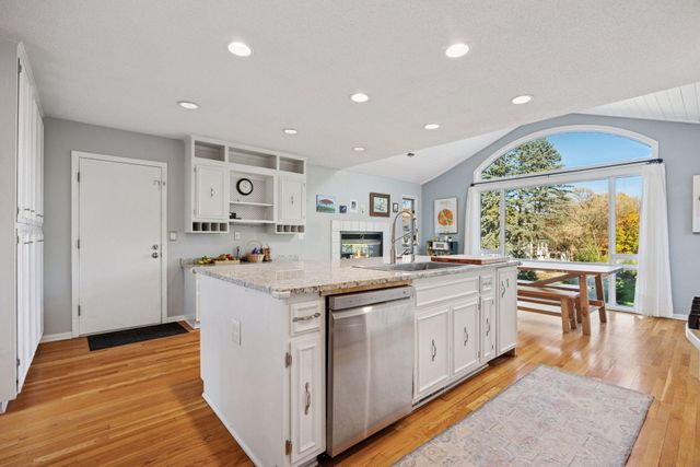 7011 Valley View Road, Edina, MN 55439