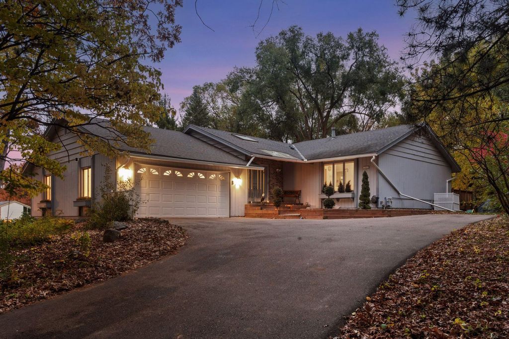 7011 Valley View Road, Edina, MN 55439