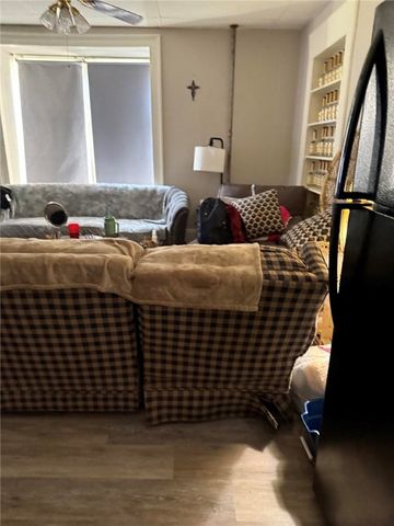 11 Church Street, Phelps, NY 14532