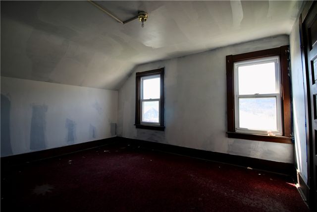349 4th Ave, New Kensington, PA 15068