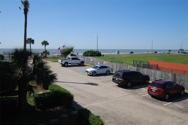 7000 Seawall Boulevard 1124, Galveston, TX 77551