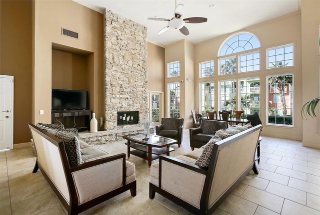 7000 Seawall Boulevard 1124, Galveston, TX 77551