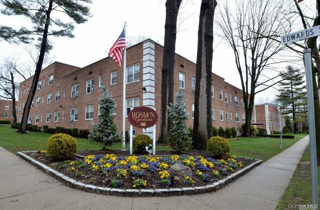 24 Edwards St Apt 1G, Roslyn Heights, NY 11577 — photo 3
