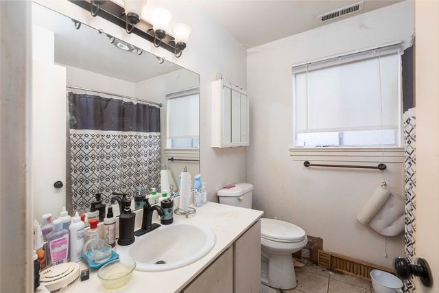 251 Surrey Drive, Grants Pass, OR 97526