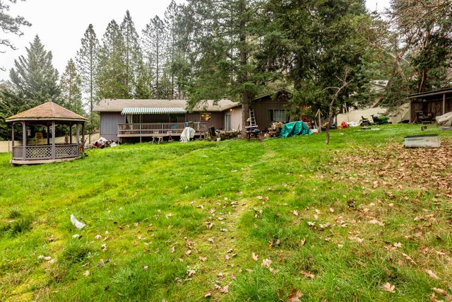 251 Surrey Drive, Grants Pass, OR 97526