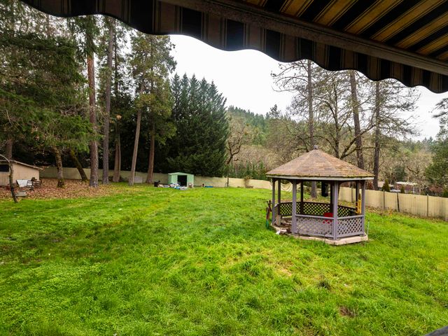 251 Surrey Drive, Grants Pass, OR 97526