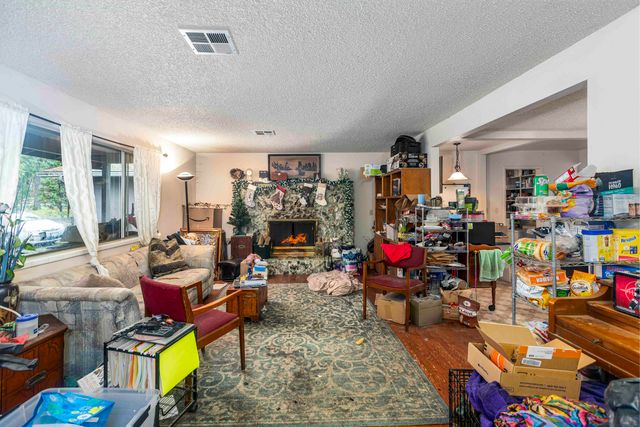 251 Surrey Drive, Grants Pass, OR 97526