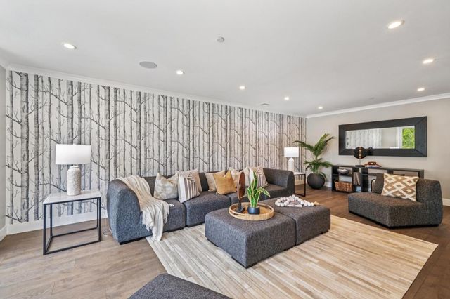 818 Crossway Road, Burlingame, CA 94010